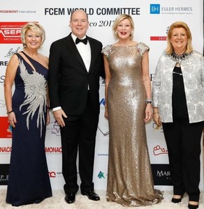 Marie-Christine Oghly with Albert II Prince of Monaco, Laura Frati Gucci, previous World President and Joelle Baccialon, President of  the FCEM Monaco branch.